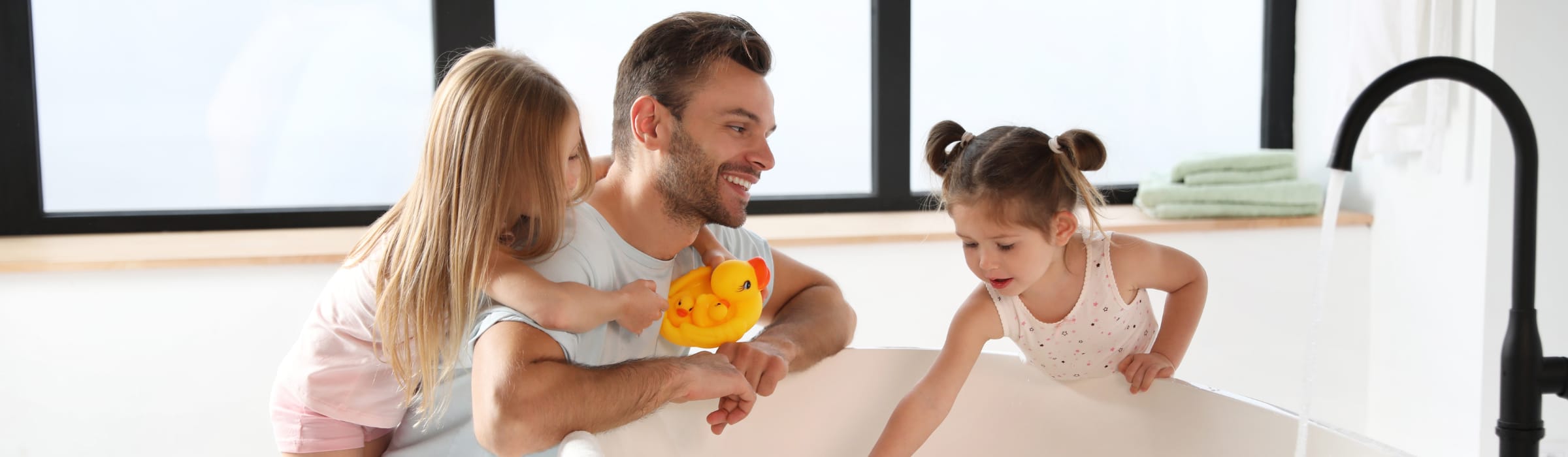 header-family-bath.jpg